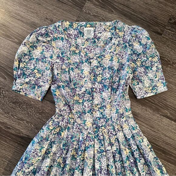 Laura Ashley Floral Vintage Dress - Picture 4 of 10
